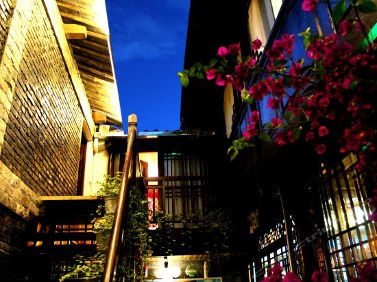 Ruoshuigu Boutique Inn