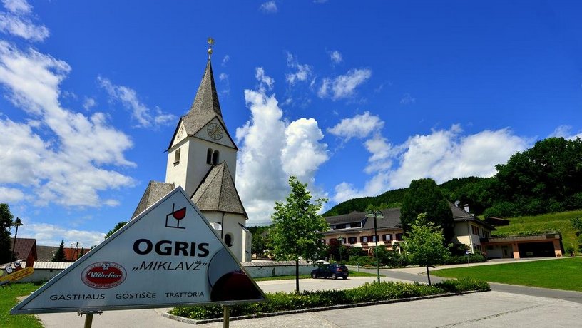 Gasthaus-Gostisce-Trattoria Ogris Barental Austria thumbnail