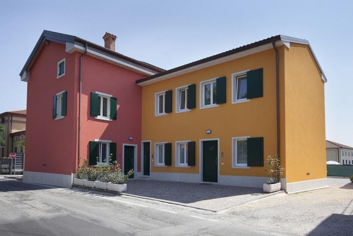 Appartamenti al Canton Parco Termale del Garda Italy thumbnail