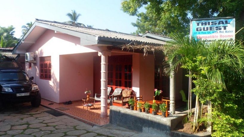 Thisal Guest House