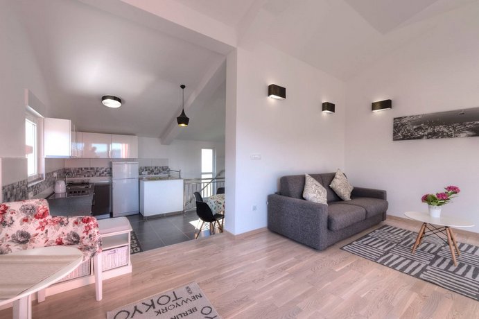 Apartments Delfin Tivat