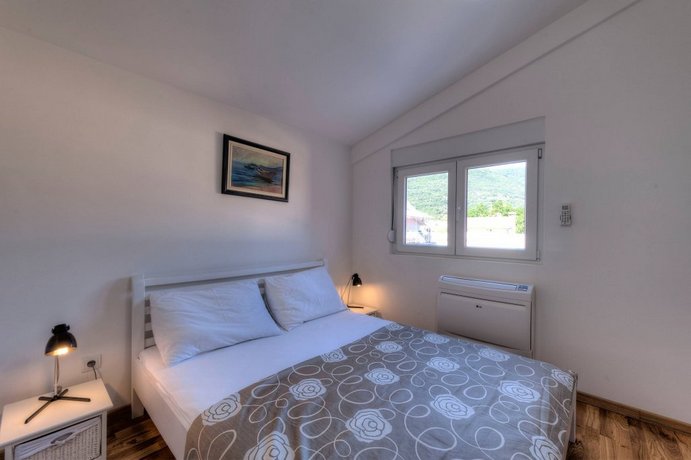 Apartments Delfin Tivat