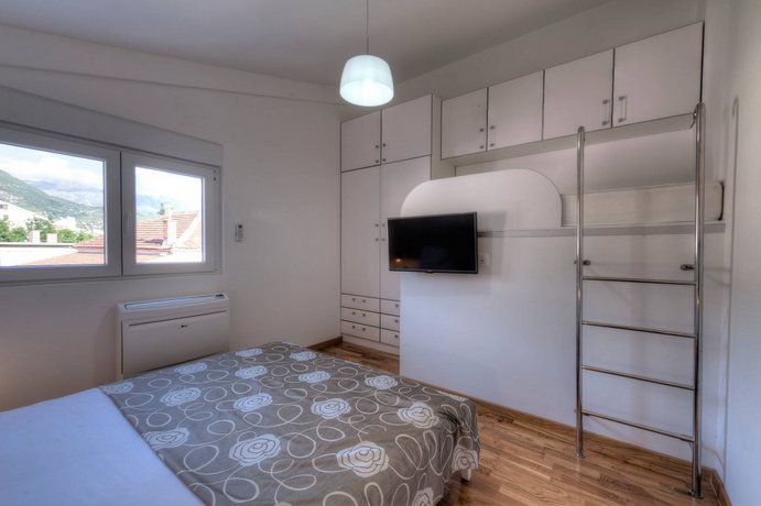 Apartments Delfin Tivat