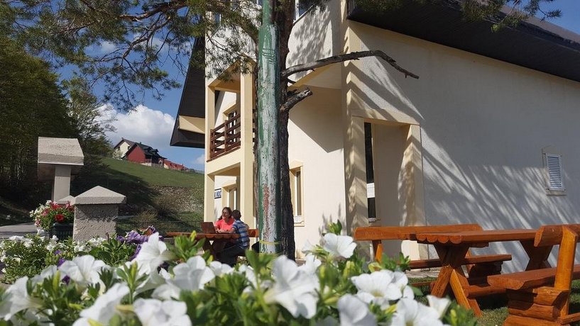 Guest House Tiha noc