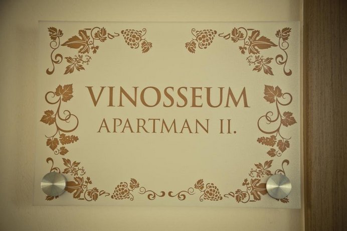 Vinosseum Bor- es Apartmanhaz