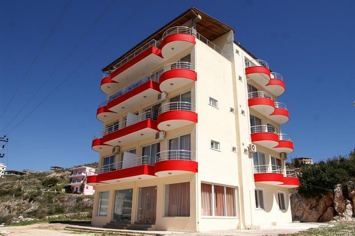 Damian Saranda Hotel