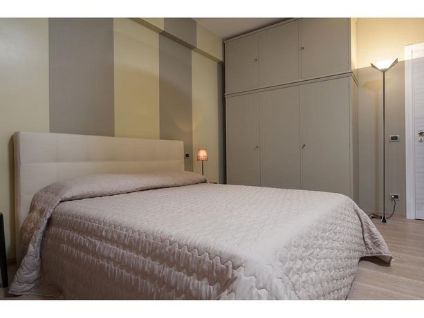 Alex's Guest House