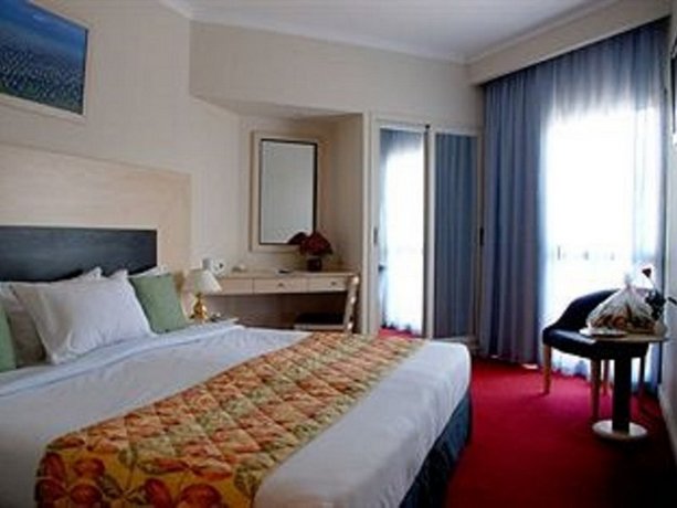 Aracan Pyramids Hotel