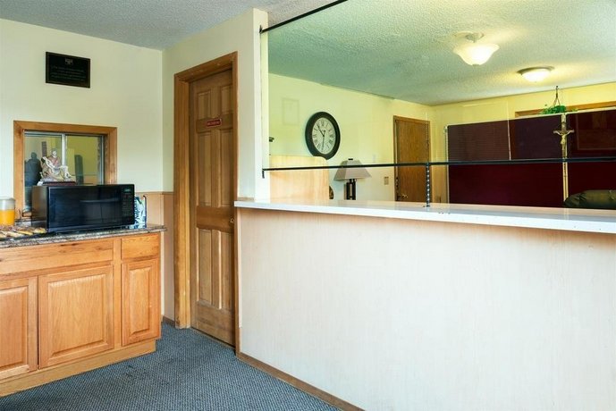 Howard Johnson by Wyndham Spokane