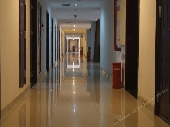 Wansheng Tiyu Hotel