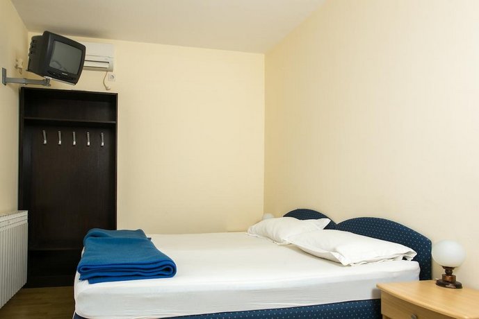 Apartments Pralas
