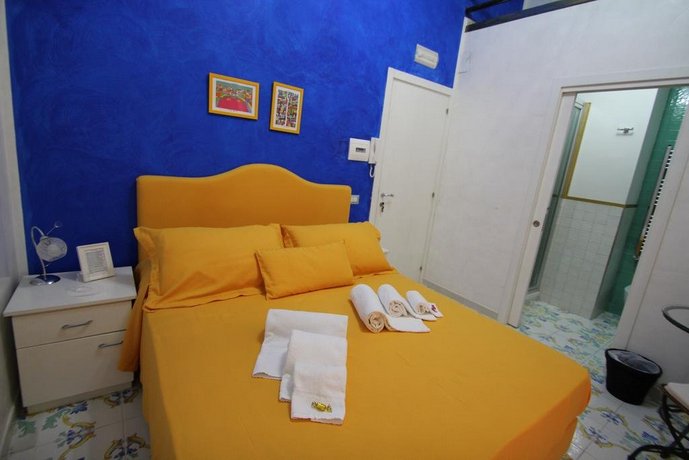 Le Vie Di Napoli B&B