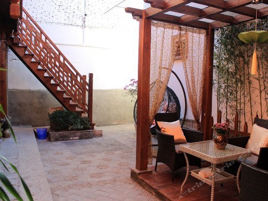 Yingluo Guest House