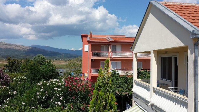 Curani Guesthouse