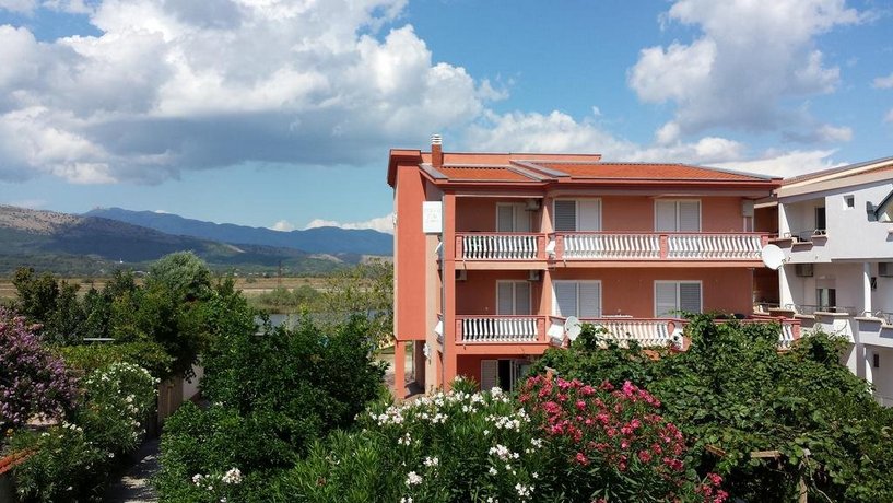 Curani Guesthouse