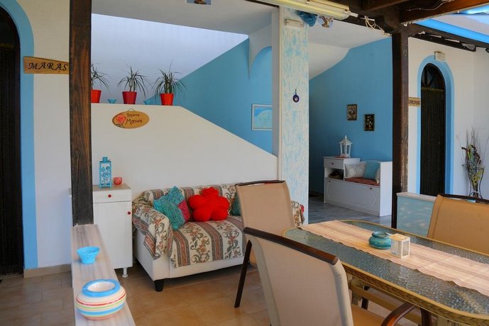 Maras Marinas Home open all year