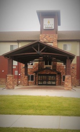 Black Gold Suites Watford City