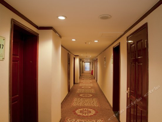 Goldenlily Hotel