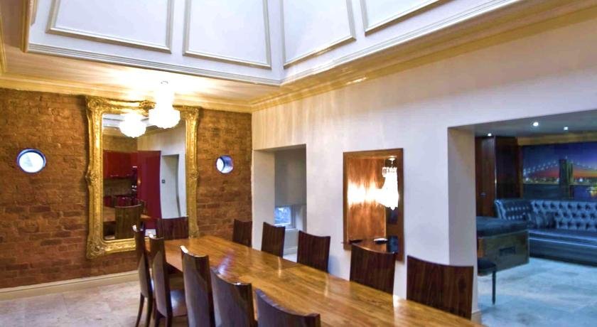 Signature Living Bold Street