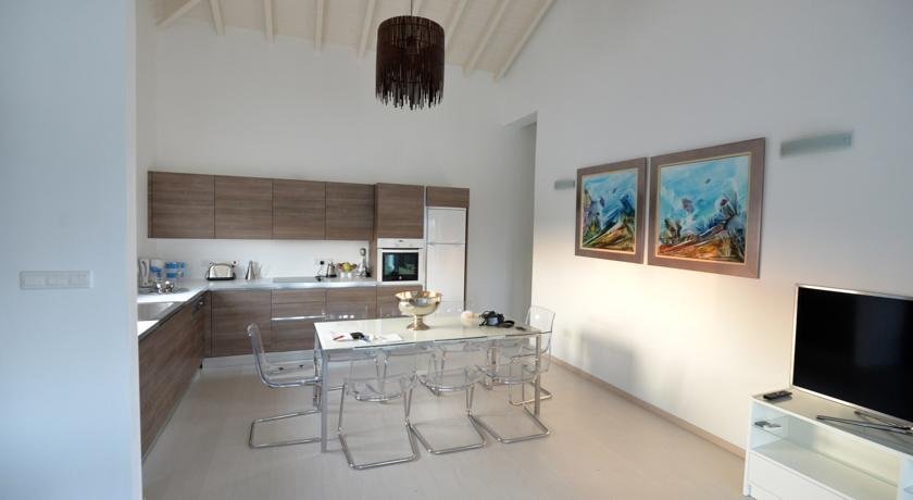 Villa Olivo Maroni
