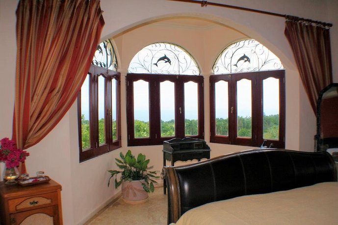 Golden Dolphin Villa