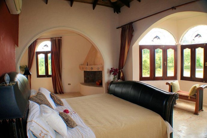 Golden Dolphin Villa
