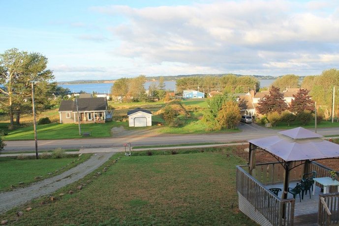 The Fiddle and the Sea Bed and Breakfast