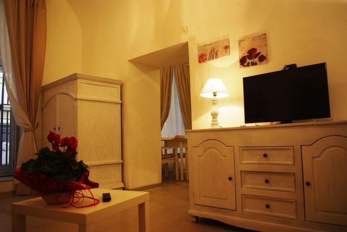 Zefnea House