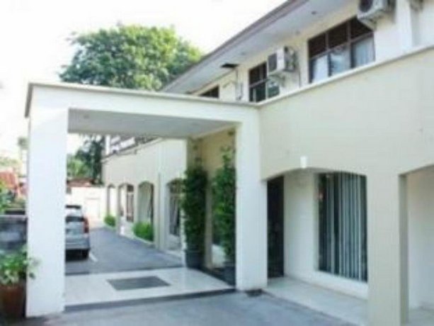 RedDoorz At Jalan Sriwijaya Semarang