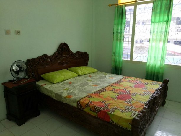 Roro Jonggrang Guesthouse