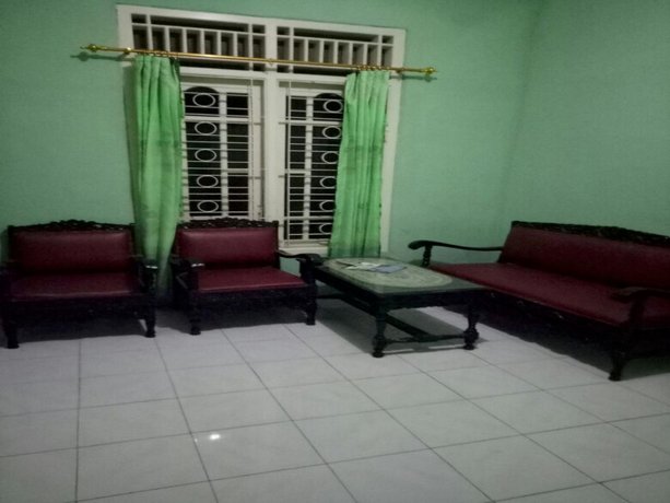 Roro Jonggrang Guesthouse