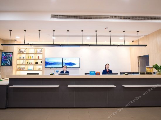 Hanting Express Shanghai Zhoupu Yigu