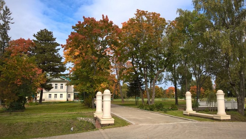 The Country Estate Leontyevykh