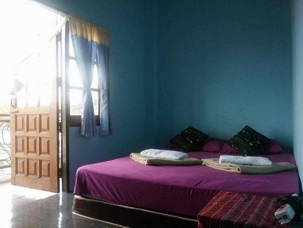 Giant Hostel