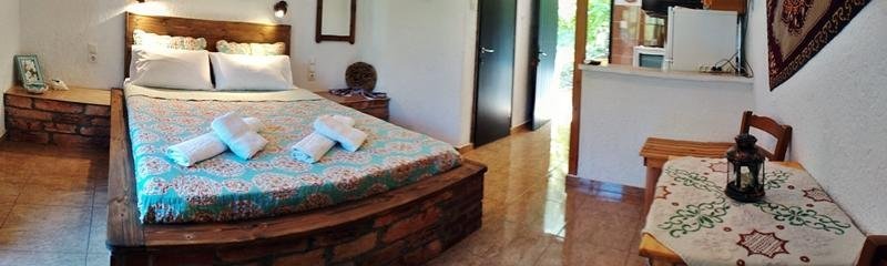 Spiros Rooms