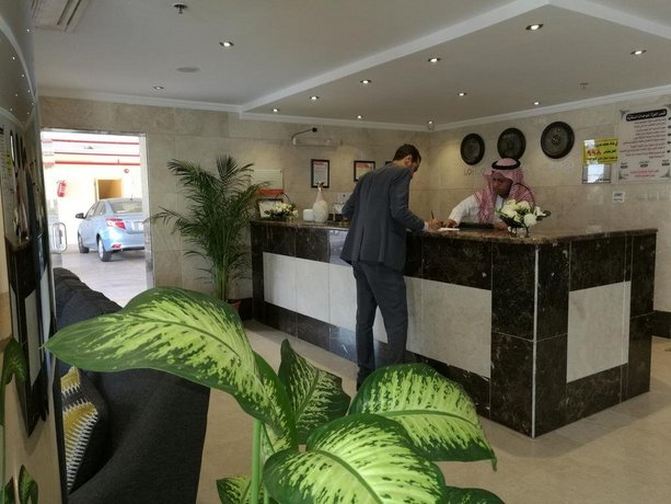 Al Ezzah Palace Hotel Suites