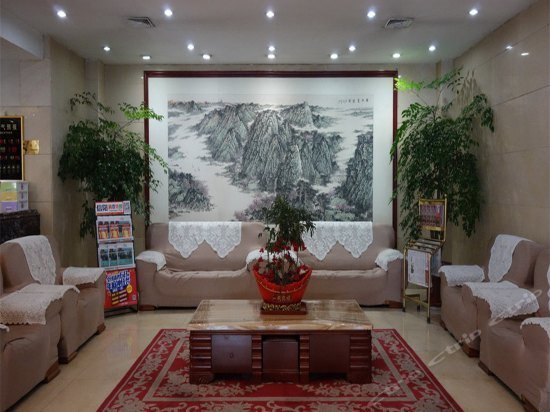 Xinyang Shihe Hotel