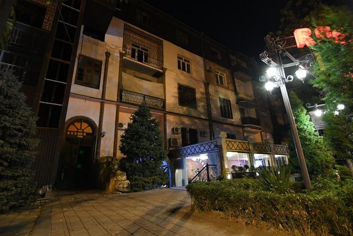 Eder Hostel