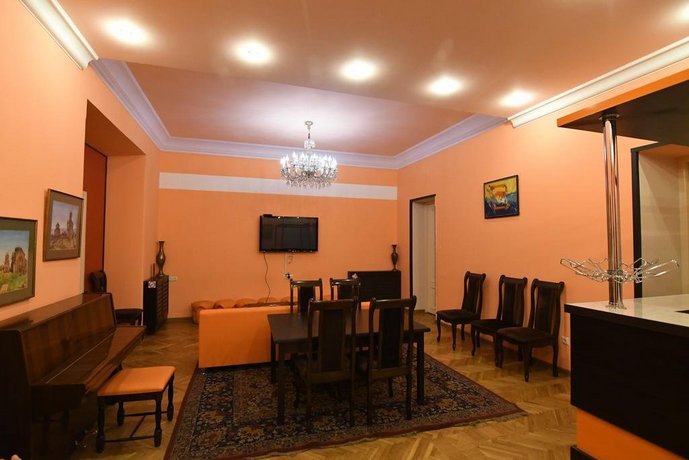 Eder Hostel