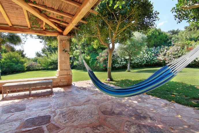 Vouliagmeni Villa