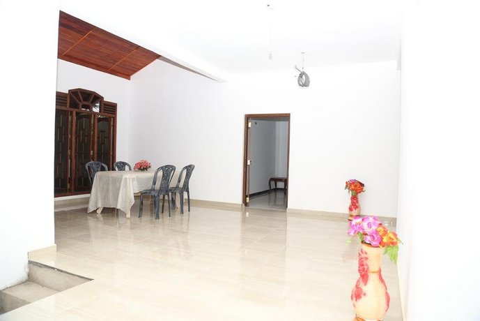 Rainbow Guest House Mirissa