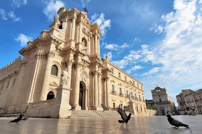 Siracusa tra ortigia e il mare