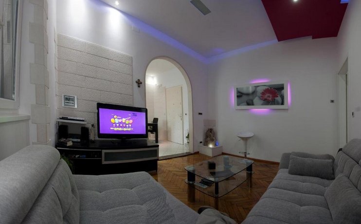 Stylish Theatre Apartments Split
