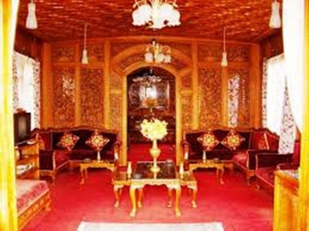 Ashoka Group of Houseboats