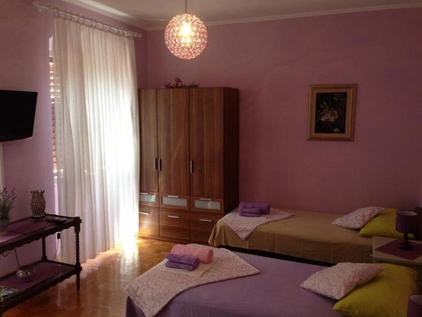 Devivi Apartments