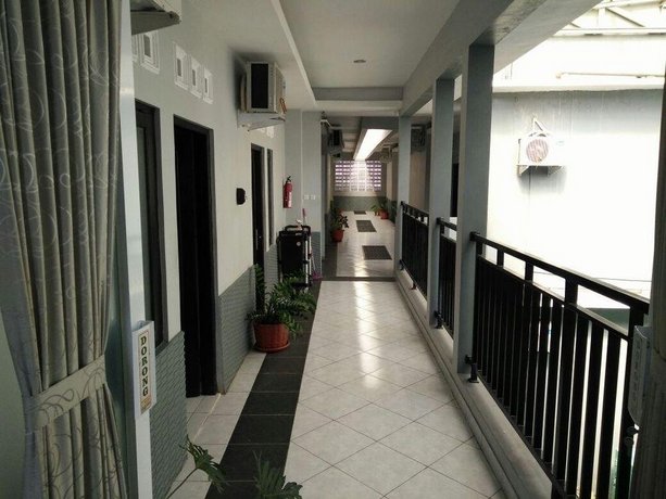 RedDoorz Plus @ Hotel Star 88