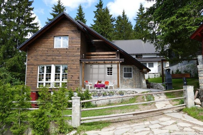 Vlasic House