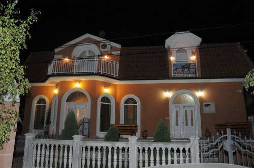 Villa Kaca