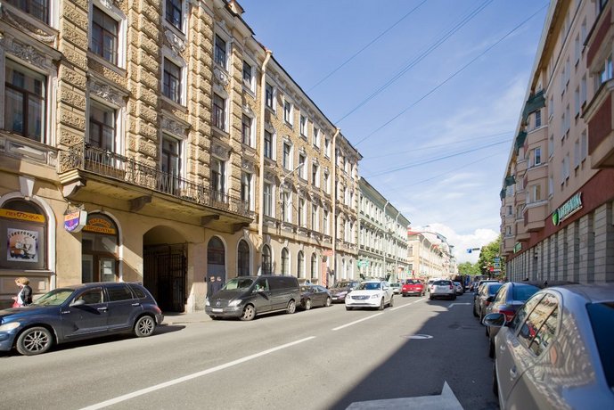 Na Rimskogo-Korsakova Apartments