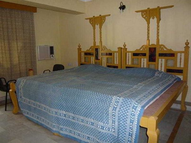 OYO 9366 Hotel Shambhu Villas